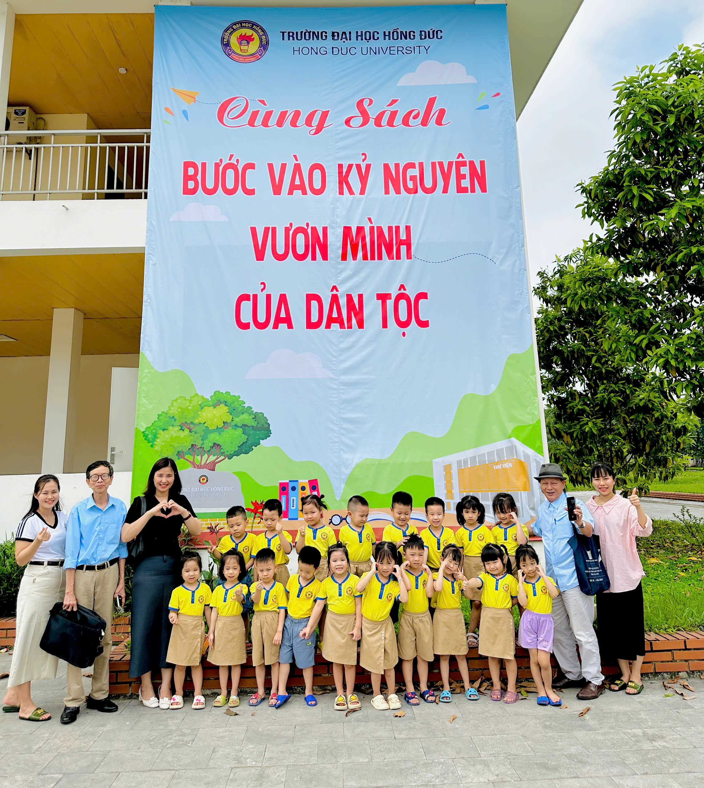 📚📚 “CÙNG SÁCH BƯỚC VÀO KỶ NGUYÊN VƯƠN MÌNH CỦA DÂN TỘC” 💐💐